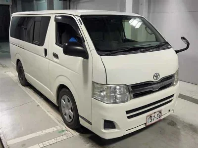 TOYOTA HIACE VAN