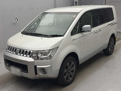 MITSUBISHI DELICA D5