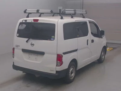 NISSAN NV200
