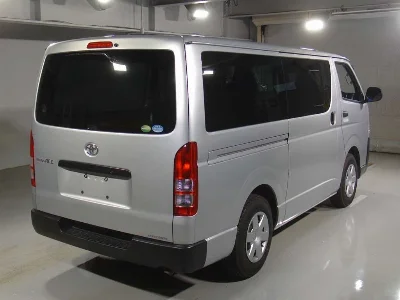 TOYOTA REGIUS VAN