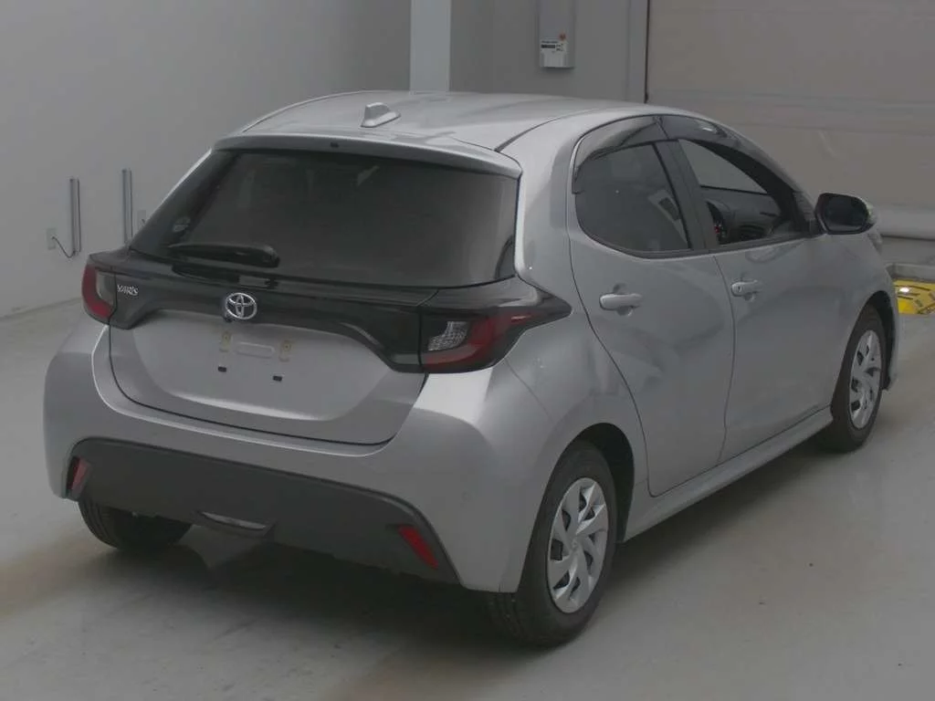 Toyota Yaris  с аукциона в Японии