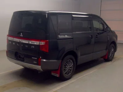 MITSUBISHI DELICA D5