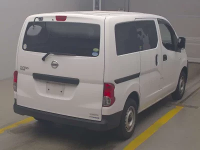 NISSAN NV200