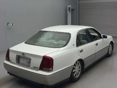 TOYOTA CROWN MAJESTA