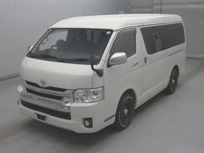 TOYOTA HIACE