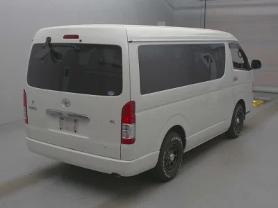 TOYOTA HIACE