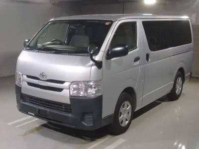 TOYOTA REGIUS VAN