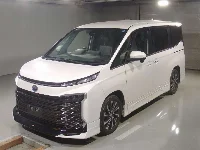 Цена авто Toyota Voxy с аукционов Японии, номер кузова ZWR90W, пробег 36 000, оценка 3