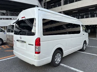 TOYOTA HIACE