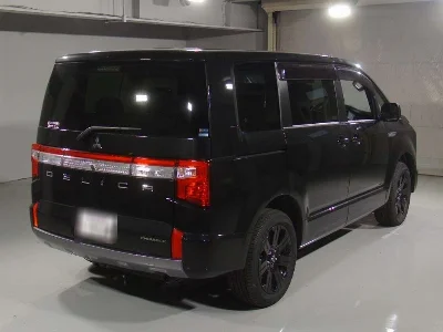 MITSUBISHI DELICA D5
