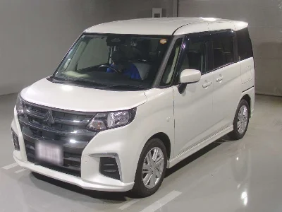 MITSUBISHI DELICA D2