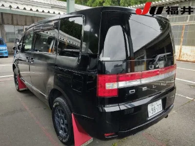 MITSUBISHI DELICA D5