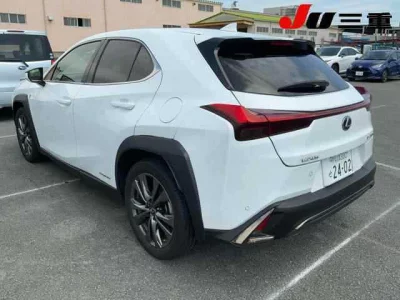 LEXUS UX