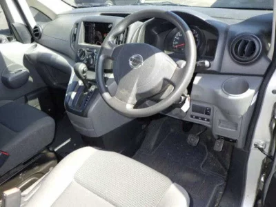 NISSAN NV200