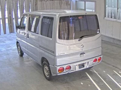 NISSAN CLIPPER VAN