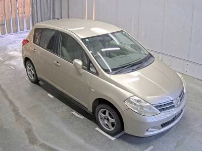 NISSAN TIIDA