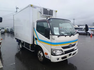 TOYOTA DYNA