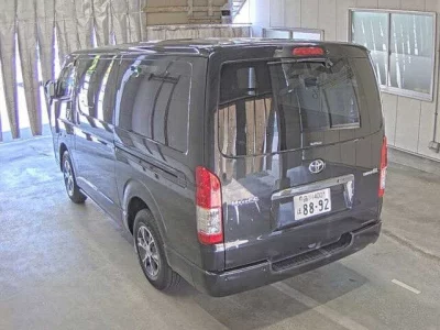 TOYOTA HIACE VAN