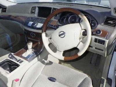 NISSAN FUGA
