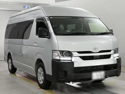 TOYOTA HIACE