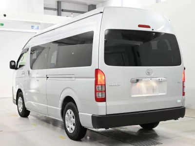 TOYOTA HIACE