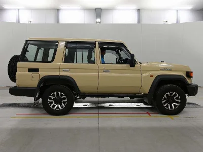 TOYOTA LAND CRUISER