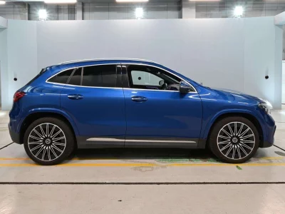 MERCEDES BENZ GLA