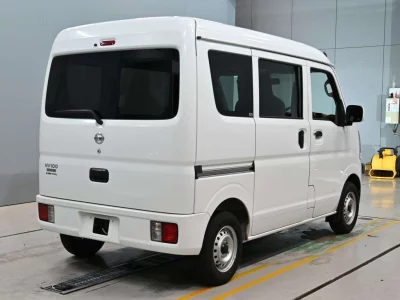NISSAN CLIPPER VAN