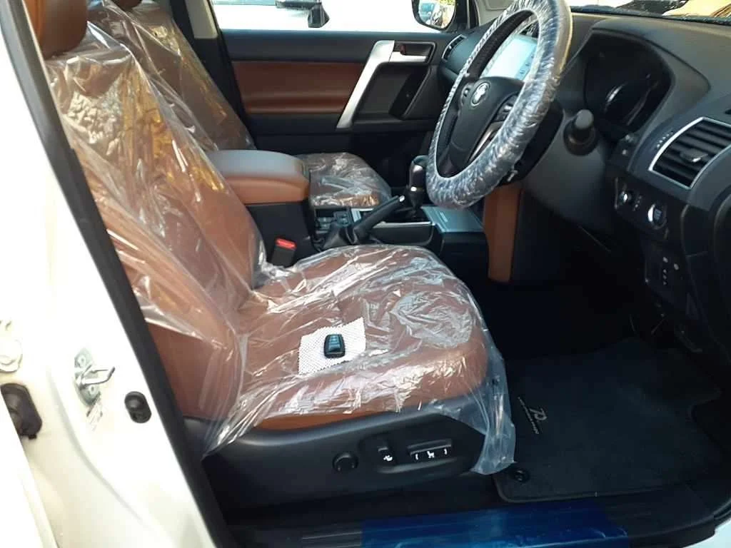 Toyota Land Cruiser Prado TX L PACK 70TH ANNIVER 4WD, миниатюра 10