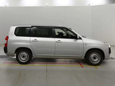 TOYOTA SUCCEED