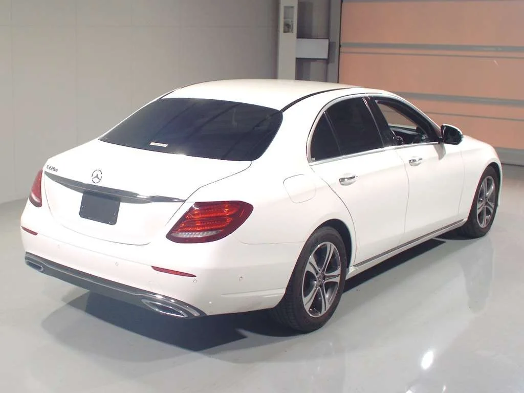 Mercedes-Benz E-Class, миниатюра 2