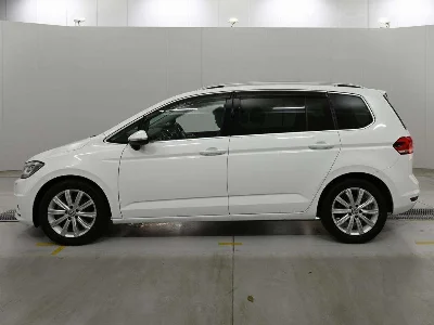 VOLKSWAGEN GOLF TOURAN