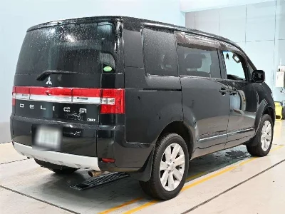 MITSUBISHI DELICA D5