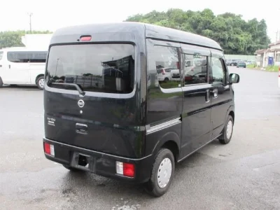 NISSAN CLIPPER VAN