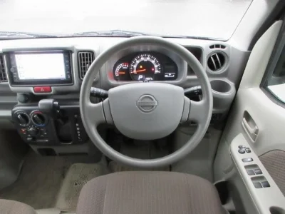 NISSAN CLIPPER VAN