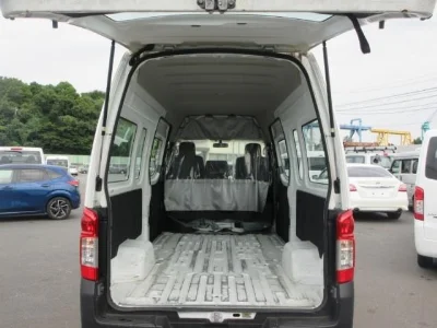 NISSAN NV350 CARAVAN