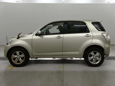 TOYOTA RUSH
