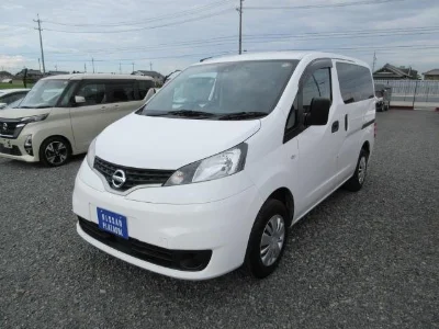 NISSAN NV200