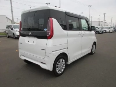 NISSAN ROOX
