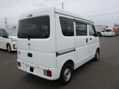NISSAN CLIPPER VAN