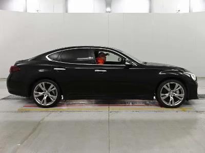 NISSAN FUGA