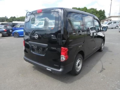 NISSAN NV200