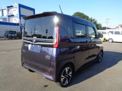 NISSAN ROOX