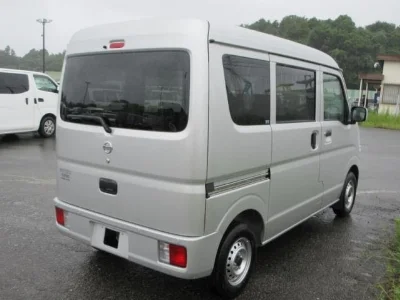 NISSAN CLIPPER VAN