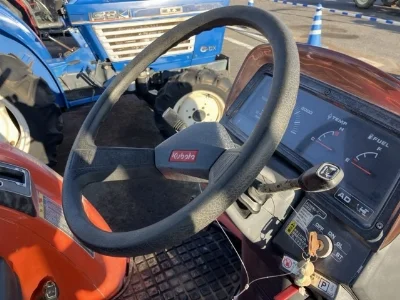 KUBOTA KUBOTA