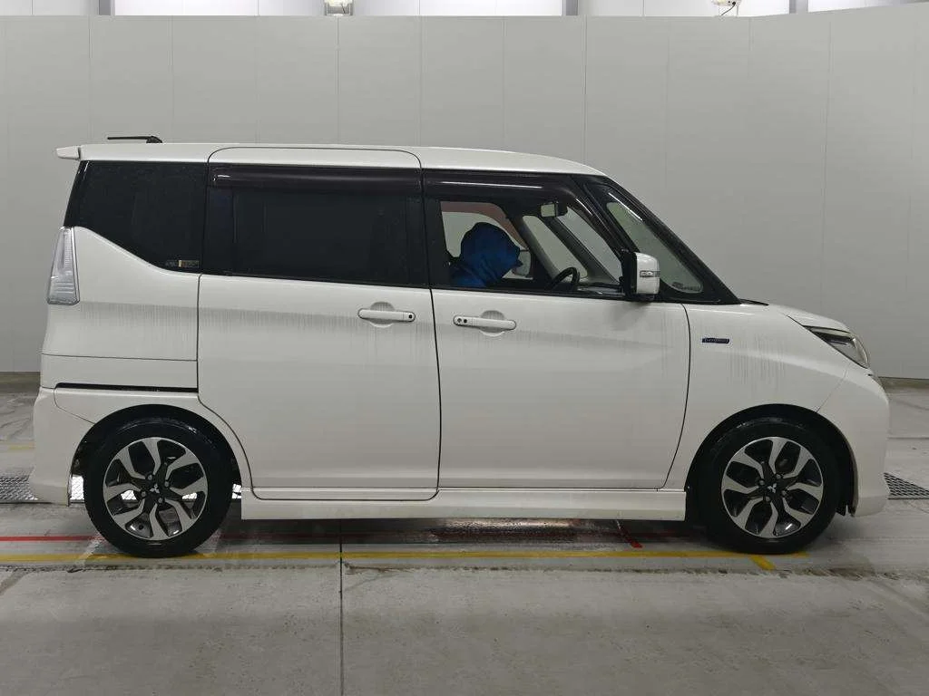Mitsubishi Delica CUSTOM HYBRID SV NAVIGATION PACK, миниатюра 3