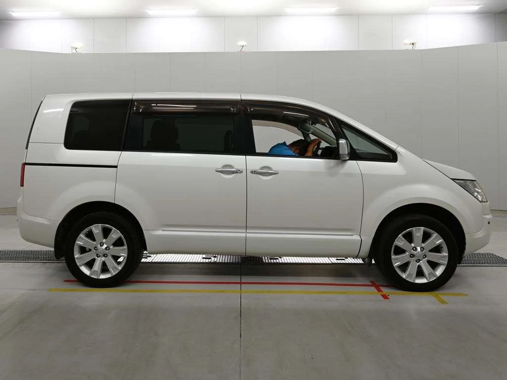 Mitsubishi Delica CHAMONIX 4WD, миниатюра 3