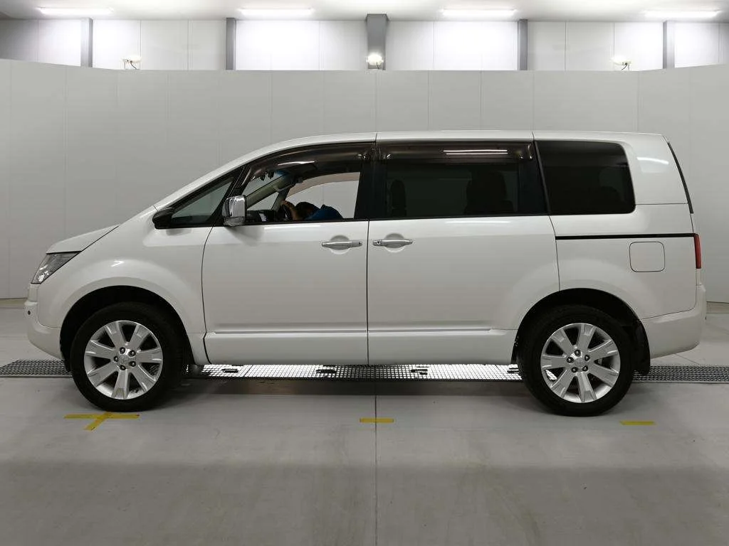 Mitsubishi Delica CHAMONIX 4WD, миниатюра 4