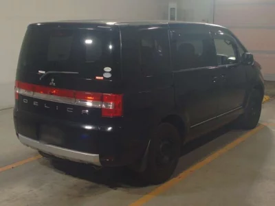 MITSUBISHI DELICA D5