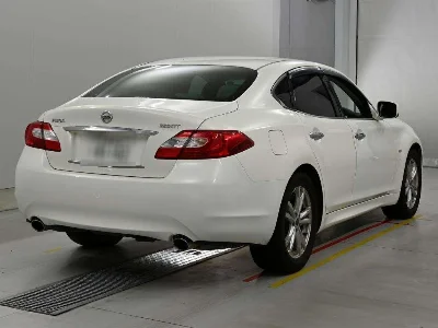 NISSAN FUGA
